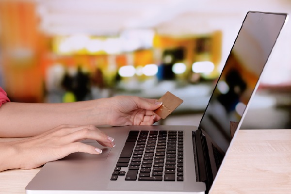 怎么設(shè)置兩臺(tái)電腦共享文件??jī)蓚€(gè)電腦共享文件怎么設(shè)置?